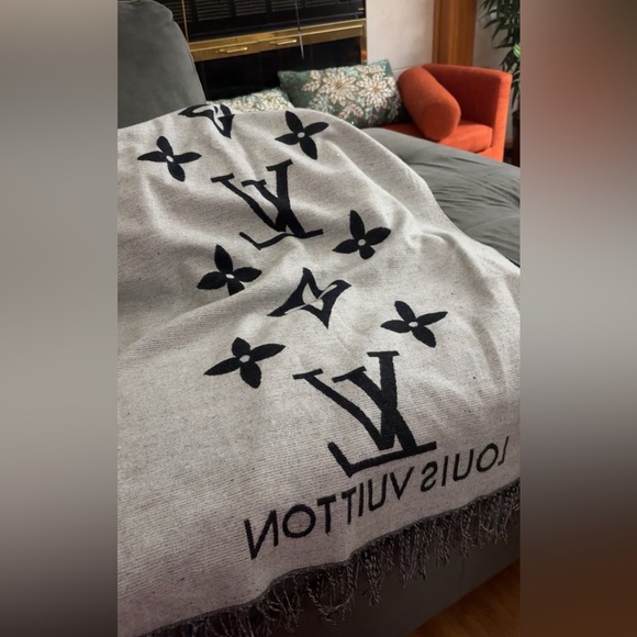 Authentic Louis Vittoun scarf - Picture 3 of 5